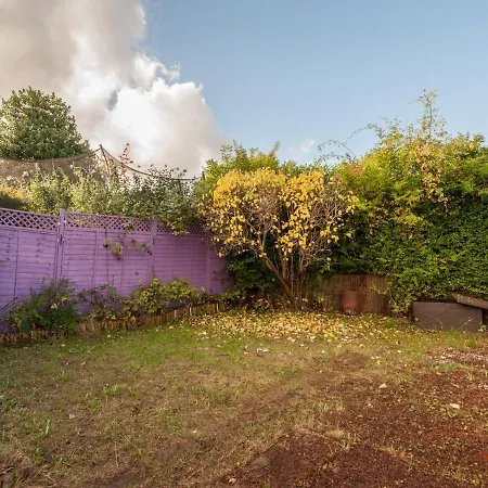 Pass The Keys Stylish 2 Bedroom House In Leeds Leeds (West Yorkshire)