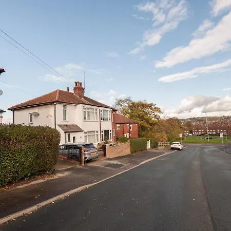 Pass The Keys Stylish 2 Bedroom House In Leeds Holiday home Leeds (West Yorkshire)