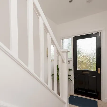 Holiday home Pass The Keys Stylish 2 Bedroom House In Leeds