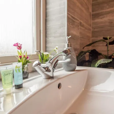 Holiday home Pass The Keys Stylish 2 Bedroom House In Leeds *