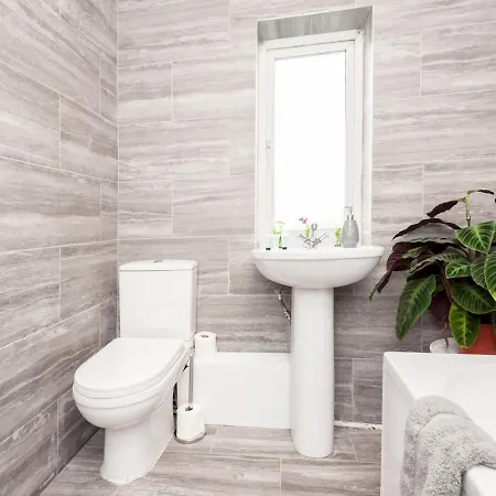 Holiday home Pass The Keys Stylish 2 Bedroom House In Leeds