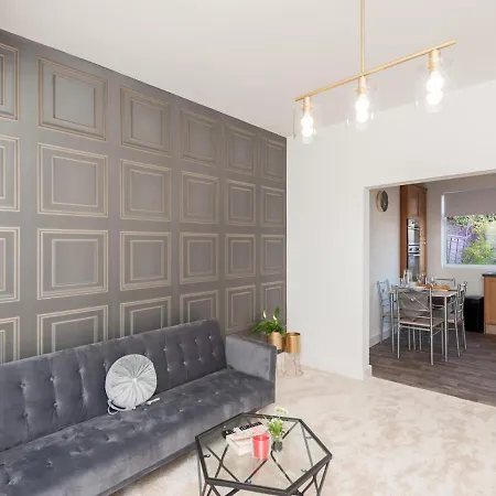 Pass The Keys Stylish 2 Bedroom House In Leeds Casa vacanze